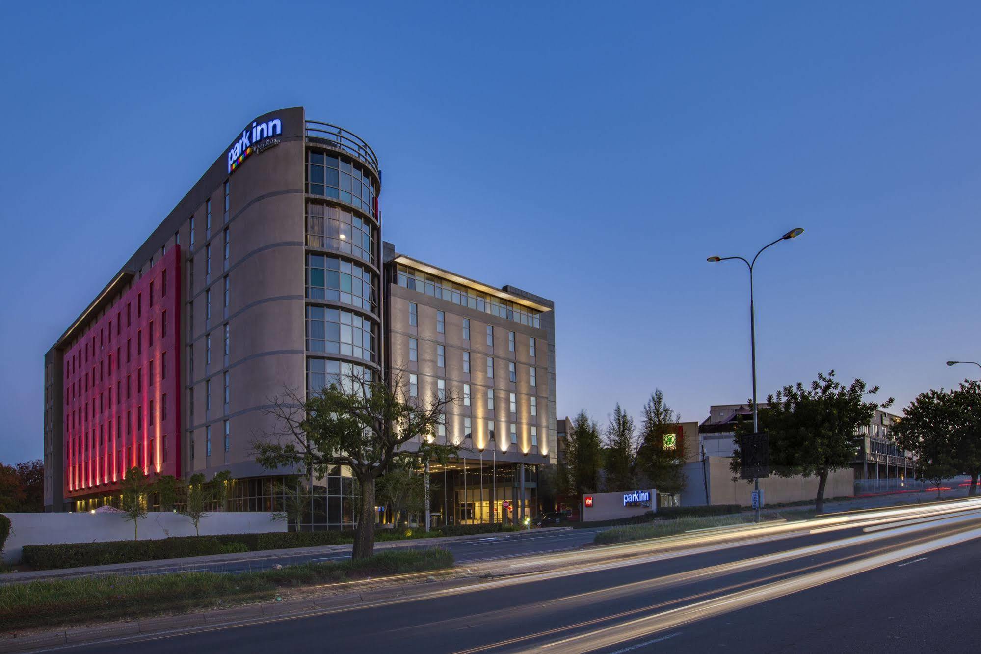 Park Inn Sandton Γιοχάνεσμπουργκ Εξωτερικό φωτογραφία